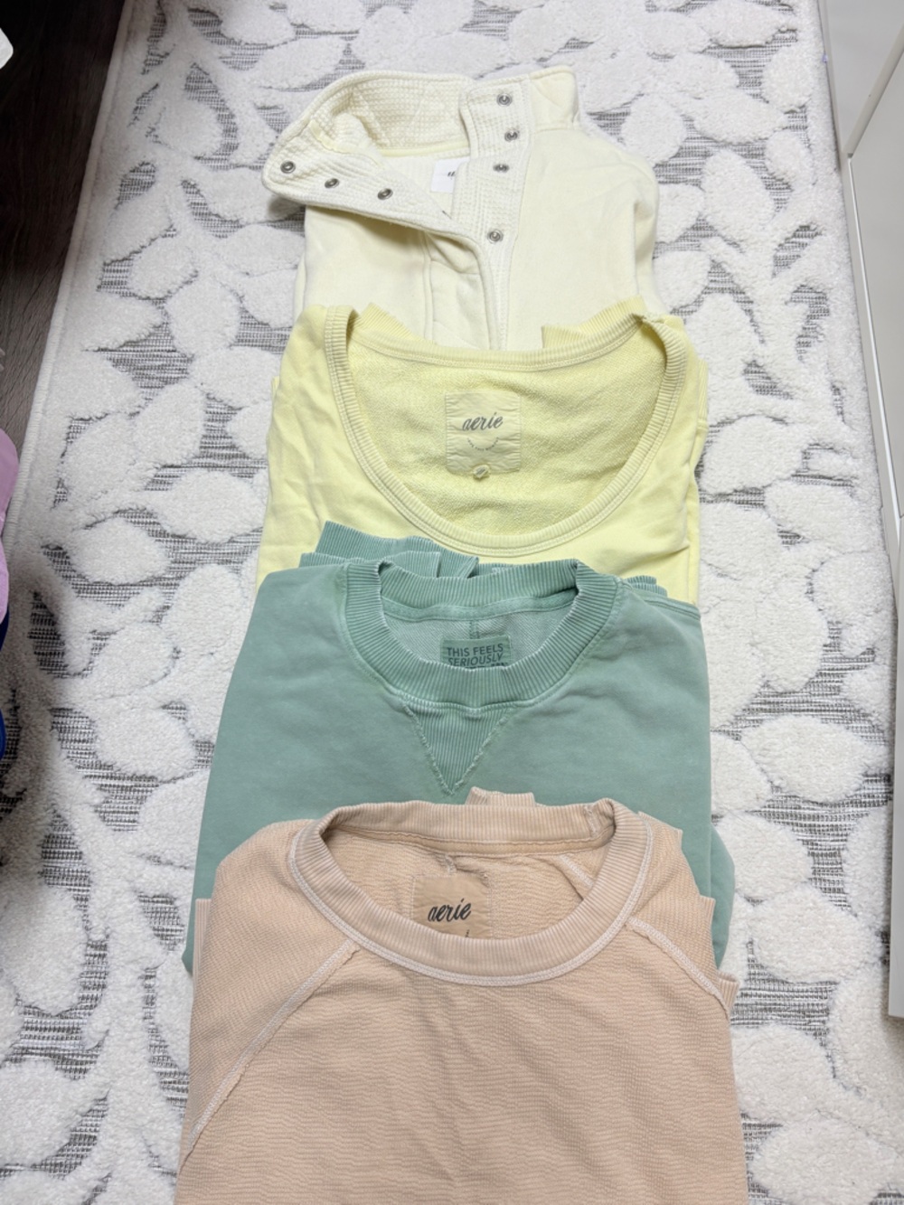 4 bundle sweatshirts, Aerie
